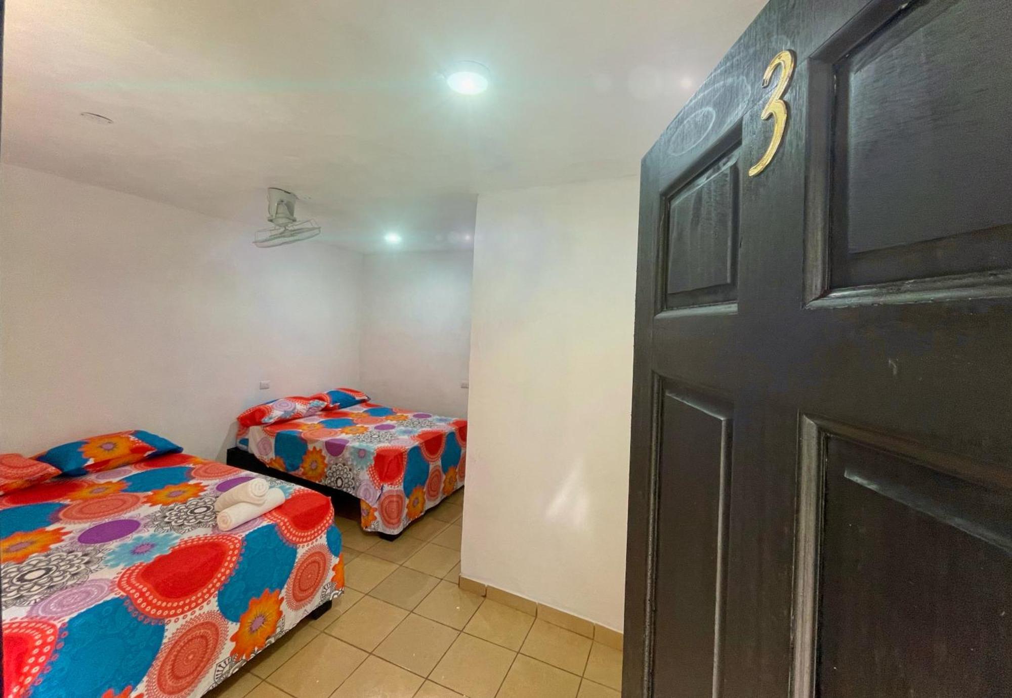 Carey Lodging Тортугеро Екстер'єр фото